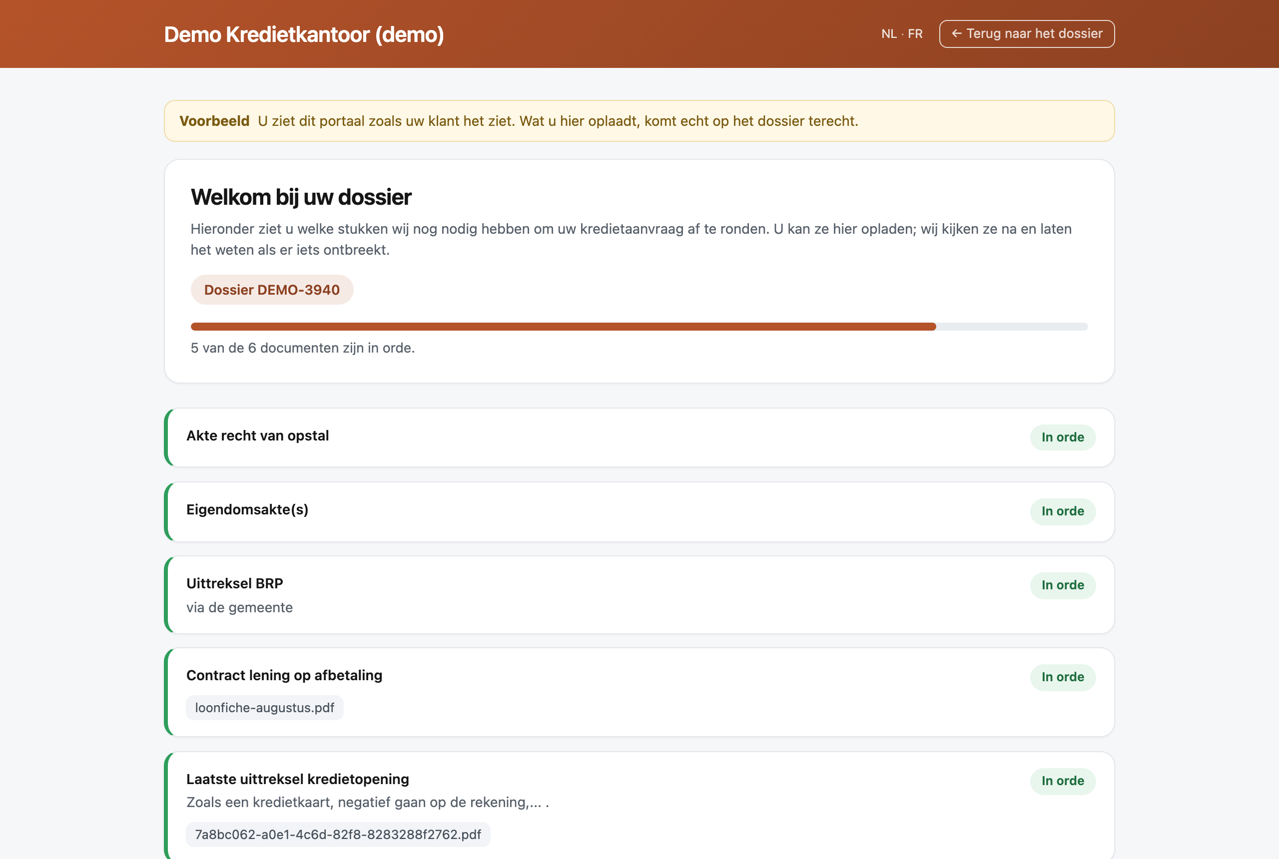 Het portaal zoals u het ziet met Bekijk als klant Het portaal met bovenaan de gele balk Voorbeeld, de welkomsttekst, het dossiernummer, een voortgangsbalk en zes documenten met hun status: drie in orde, twee ontvangen en één met de melding opnieuw sturen en de reden erbij.